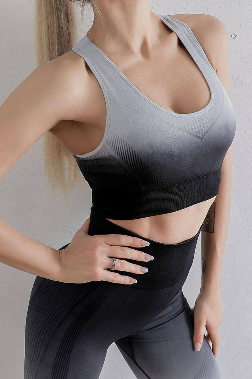 LGC Gradient Sports Bra and Leggings Set - Le Grand Chevalier Le Grand Chevalier Trendsi Women Sportswear